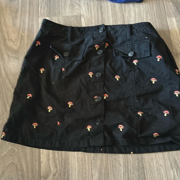 Mushroom skirt - Picture 1 of 3